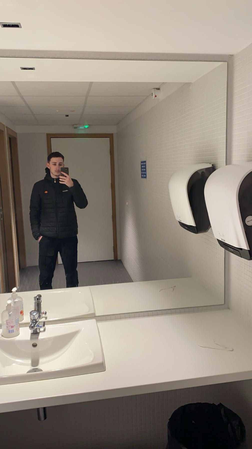 Profil de Kael, 20 ans, Adultère à Midland